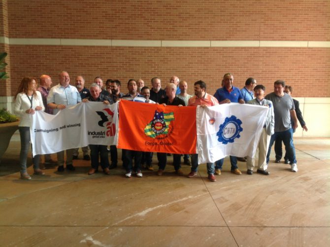 4大陸のキャタピラー労組代議員29人がデトロイトで会合開く