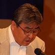  一会計決算報告を行う滑川事務局次長