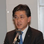 挨拶する相原議長